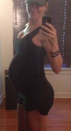 Lea-Ann Ellison, la embarazada que levanta pesas.