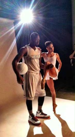 En una colaboración entre arte y deporte, el Miami Heat apoyó al Miami City Ballet con una sesión de fotos para colección que incluyó a los astros Dwyane Wade y Lebron James junto a las bailarinas Jeannete y Patricia Delgado.