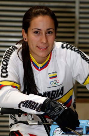 Mariana Pajón, ciclista colombiana y piloto BMX, quien participó en los Juegos Olímpicos de Londres 2012 llevándose la medalla de Oro.