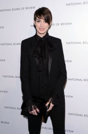¡Este rol la obligó a rasurar su cabello! Anne Hathaway, nominada a Mejor Actriz de Reparto en Les Miserables