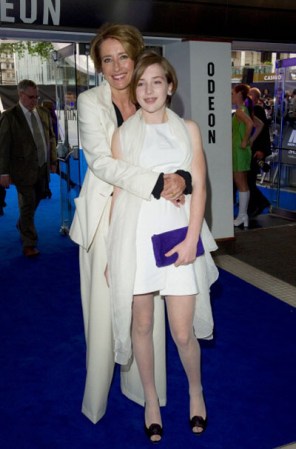 Gran actriz y Nanny de película, Emma Thompson agrandó la familia que tenía junto a su marido e hija, Gaia, al adoptar a un chico adolescente.
