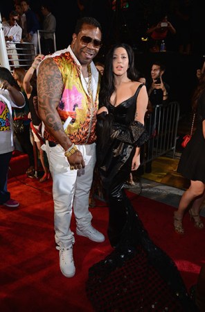 Busta Rhymes y Lady Gaga posaron juntos en la alfombra roja de los MTV Video Music Awards de este 2013.