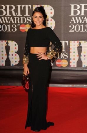 Jessie Ware optó por un bellísimo conjunto de dos piezas.