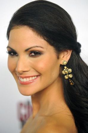 Está súper atenta a su look, ya que se considera una mujer “muy perfeccionista”. En unos años, le gustaría lanzar su propia línea de maquillaje.
