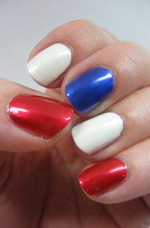 Dale un giro a tu manicure con los colores patrios y lucirás de lo más auténtica.