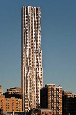 El Gehry Building, construido por el famoso arquitecto, Frank Ghery.