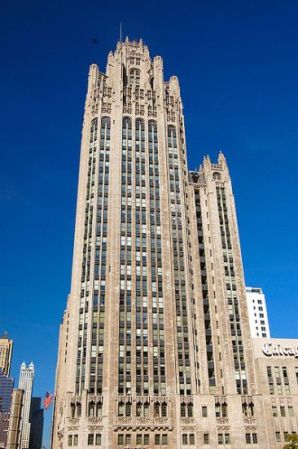 La Torre Tribune es un edificio de estilo neogótico (435 North Michigan Avenue). Es sede del diario Chicago Tribune y Tribune Company.