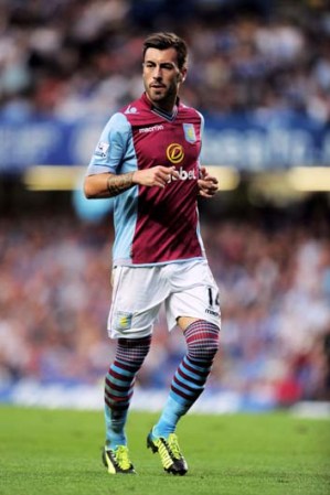 Antonio Luna, del Aston Villa.