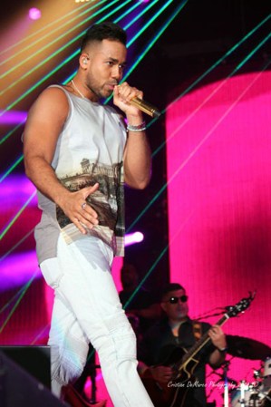 Imágenes del concierto histórico de Romeo Santos “El Rey de la Bachata” en el Yankee Stadium de Nueva York.