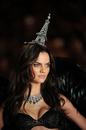 La modelo Barbara Fialho en el desfile anual de Victoria's Secret 2013