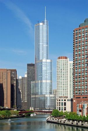 El hotel y torre Trump International, también conocida como la Torre Trump, es un rascacielos en el centro de Chicago (401 N. Wabash Ave.). El edificio tiene el nombre del empresario multimillonario de bienes raíces Donald Trump. La estructura tiene una altura de 423 metros.