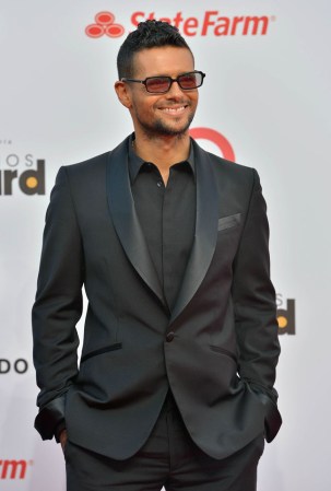 Robi Draco Rosa está en la música desde niño cuando formaba parte del grupo Menudo. Como autor resaltan éxitos como "Livin' La Vida Loca" en la voz de Ricky Martin. Ha gozado de gran éxito también como solista y productor musical.