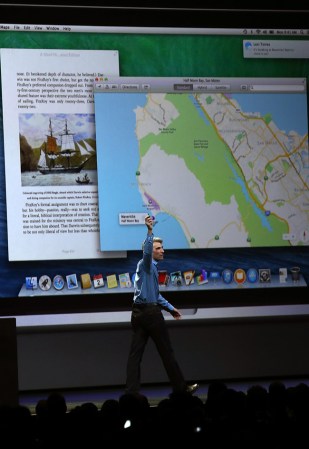 El software iOS 8 tendrá una herramienta de búsqueda universal para cubrir tanto las búsquedas del aparato como la búsqueda de Internet. También tendrá su propio servicio iCloud Drive para sincronizar y compartir documentos.