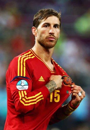 Sergio Ramos hace subir la temperatura del campo.
