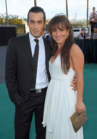 En agosto del 2009 contrajo nupcias con Kate del Castillo en Las Vegas, Nevada, y en septiembre de ese mismo año se casan en San Miguel de Allende en Guanajuato.