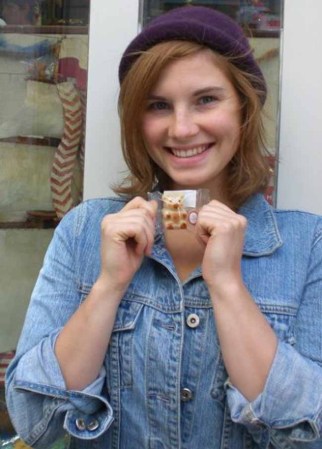 El Tribunal Supremo italiano anuló este martes la absolución de la estadounidense Amanda Knox y el italiano Raffaele Sollecito por el asesinato, en noviembre de 2007 en Perugia, de la joven británica Meredith Kercher.