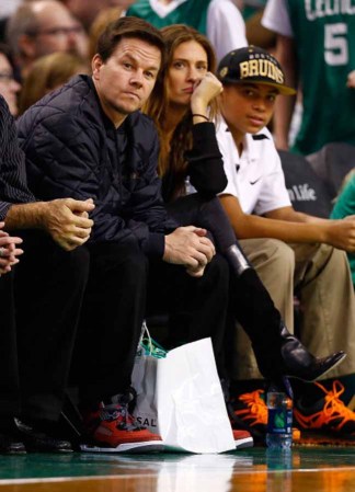 El actor Mark Wahlberg y su esposa Rhea Durham