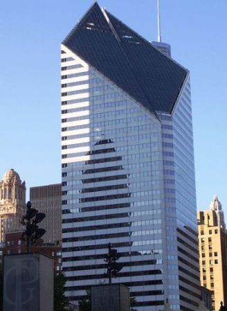 El edificio de Crain Communications es un rascacielos de 49 pisos (150 North Michigan Avenue) en el centro de Chicago. Se le conoce popularmente como el edificio diamante o vagina.