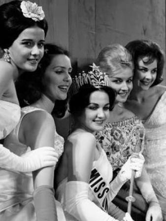 Miss Universo 1960 - Linda Bement de Estados Unidos
