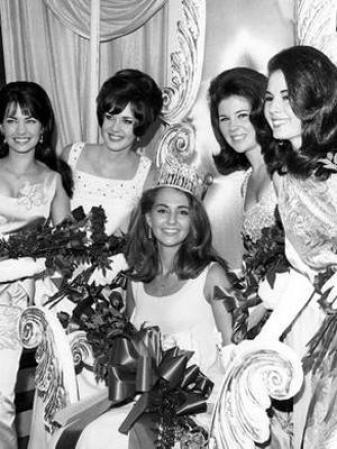 Miss Universo 1967, Sylvia Hitchcock de Estados Unidos