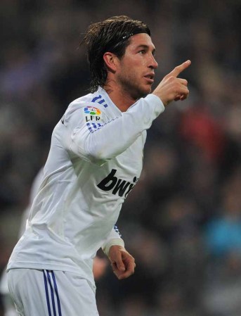 Sergio Ramos hace subir la temperatura del campo.