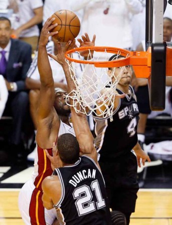 Y ahora disfrute otros grandes momentos de una noche mágicamente HEAT.