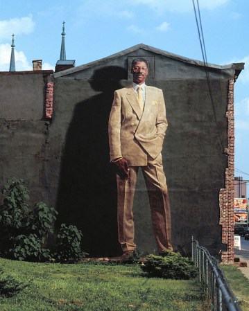 “African American Collection: Dr. J”, de Kent Twitchell (1219 Ridge Avenue)