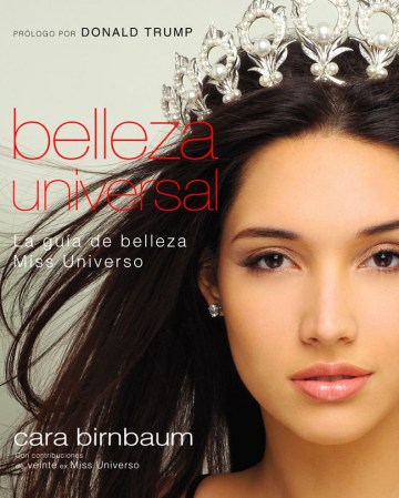 Amelia es la portada del único libro de la organización Miss Universo titulado Belleza Universal lanzado años después de su reinado.