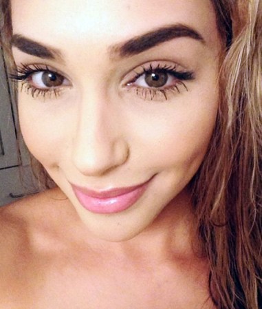 La sexy modelo que acompañaba a Justin Bieber durante su arresto, Chantel Jeffries, ha salido con varios famosos y también cuenta con varios arrestos.