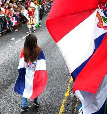 Miles de dominicanos se congregaron para celebrar por todo lo alto el Desfile Dominicano de El Bronx 2013 en la ciudad de Nueva York.
