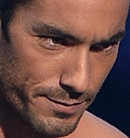 En agosto de 2009, la revista People en Español lo colocó en el top de la lista de "Los 25 hombres más guapos".