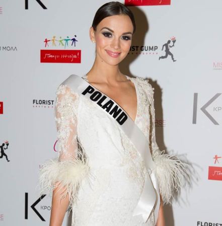 Las aspirantes a Miss Universo exhibieron modelitos de fantasía en Moscú, donde este 9 de noviembre se decidirá la ganadora.