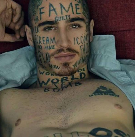 Vin Los, el sensual modelo de los tatuajes en la cara.