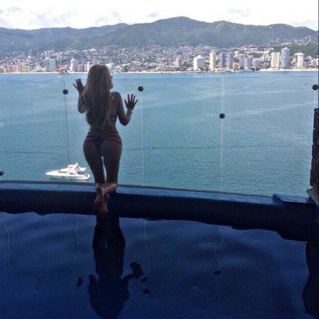 Acapulco es una de sus ciudades preferidas y por todo lo alto la disfruta.