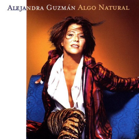 En 1999 llegó "Algo natural", posiblemente el álbum menos exitoso de La Guzmán. El tema "Enemigos" tuvo alguna resonancia, aunque no significativa.