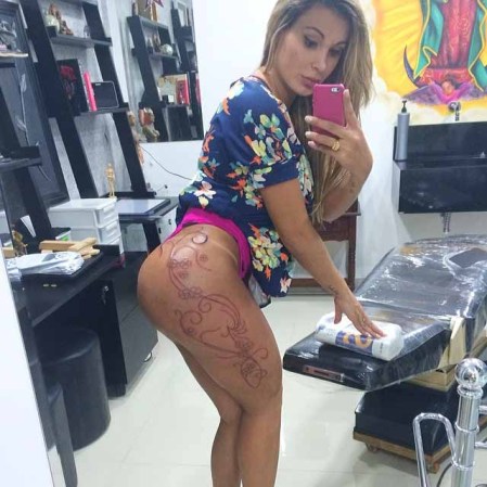 Andressa Urach, una Miss Bum-Bum que quiere ser la "Novia del Mundial".