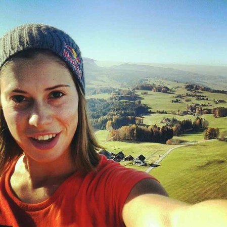 Eva Samkova, la deportista checa que compite con bigote.