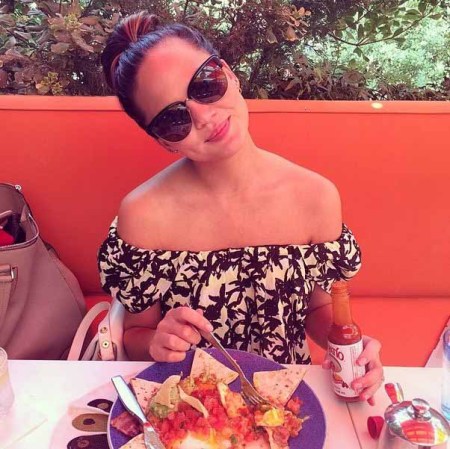 Chrissy Teigen: rechazada por sus kilos de más en sus inicios y adorada por todos ahora.