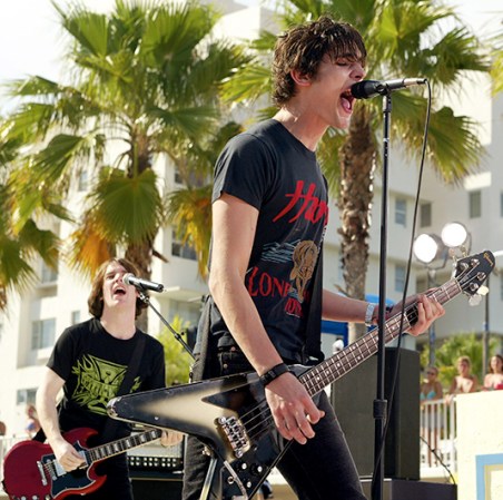 El grupo de rock "All-American" que se rehusó a tocar para una grabación, durante el "Spring Break" del 2003.