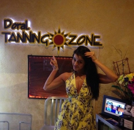 Daniella Navarro: Parte de la preparación para los @premiostumundono puede faltar un buen bronceado con mis amigos del @doraltanningzone.