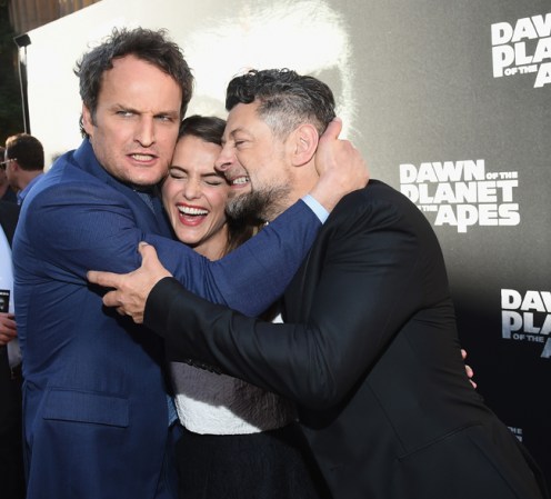 Actores Jason Clarke, Keri Russell y Andy Serkis se encuentran en el estreno de “Dawn Of The Planet Of The Apes”.