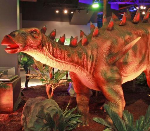 La exhibición abre el próximo sábado 6 de abril, con dos docenas de dinosaurios robóticos de tamaño real…
