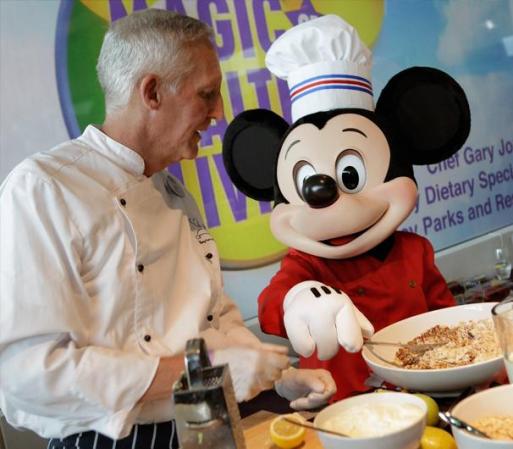 The Walt Disney Co. anunció que planea prohibir tales anuncios de sus canales de televisión, estaciones de radio y sitios web dirigidos a los niños.