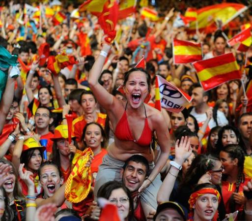 España celebra su histórico triunfo en la copa UEFA EURO 2012
