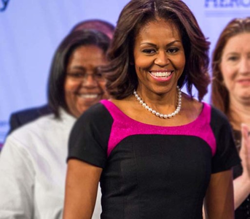 Michelle Obama dijo que quería celebrar su medio siglo rodeada de sus seres más queridos y con una fiesta relajada llamada “Aperitivos&tragos&baile&postre”.