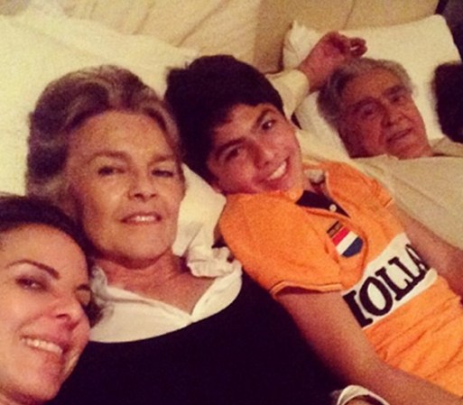 Kate del Castillo con su familia.