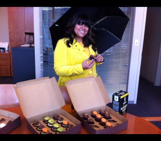 Pero, a pesar de lo salada, la dulce Sylvia, compartió sus deliciosos cupcakes con el equipo de noticias de Telemundo Chicago. ¡Gracias Sylvia!