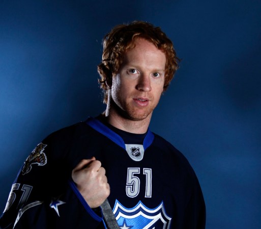 Brian Campbell es canadiense y juega hockey sobre hielo ¿quién se apunta chicas?