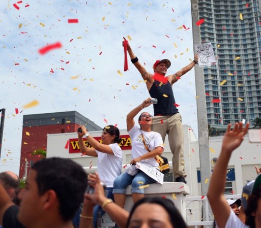 Los Heat prendieron a su paso durante el desfile y el gran festejo que culminó en la Miami Airlines Arena.