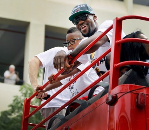 Los Heat prendieron a su paso durante el desfile y el gran festejo que culminó en la Miami Airlines Arena.